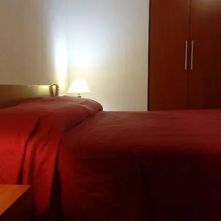 Ampia Camera Matrimoniale Nel Cuore Di Guest house Cagliari