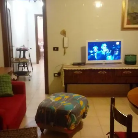 Ampia Camera Matrimoniale Nel Cuore Di Cagliari