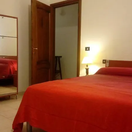 Ampia Camera Matrimoniale Nel Cuore Di Cagliari